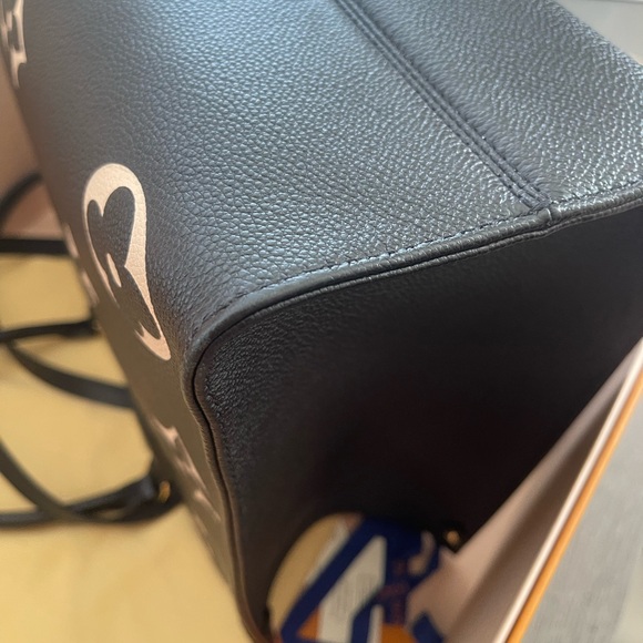 Louis Vuitton  OnTheGo MM - Picture 7 of 9